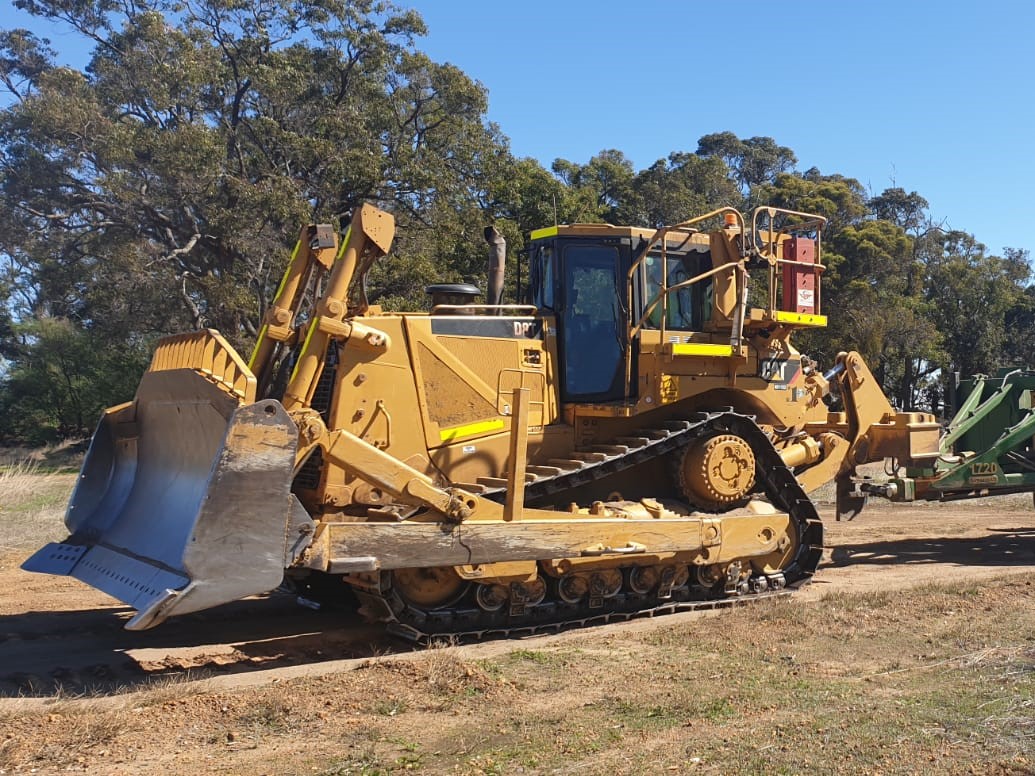 Wet or Dry Hire Dozers